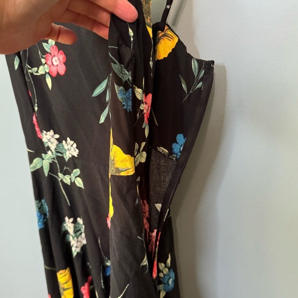 ✨3/$20✨ Old Navy Fit & Flare Black Floral Cami Sleeveless Dress. Small - Picture 7 of 15